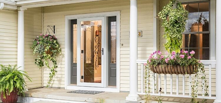 screen door installation in Long Beach