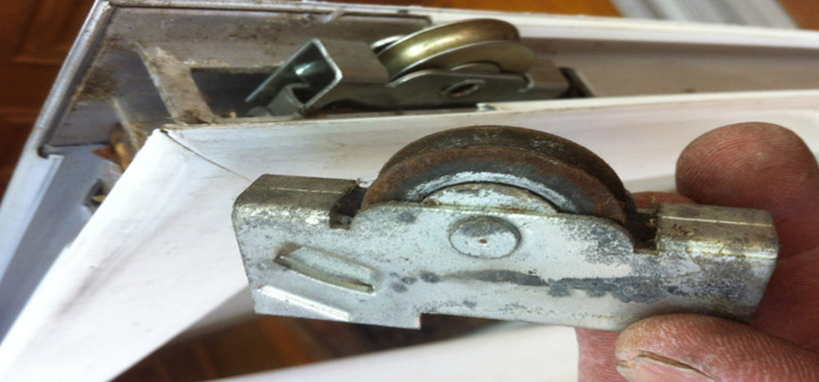 screen door roller repair in Long Beach